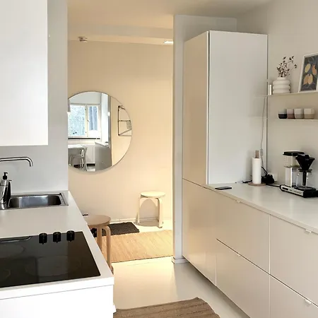 Stunning One-bedroom At Maritime Area Apartman